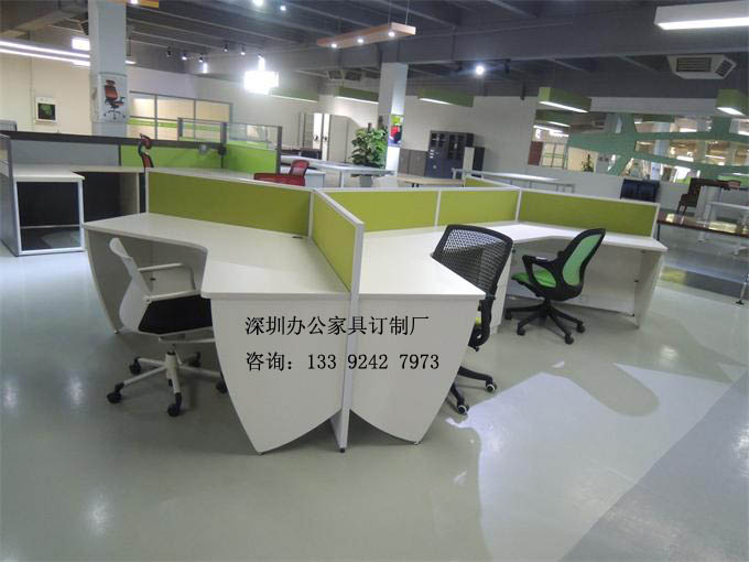 屏風(fēng)卡位與職員椅